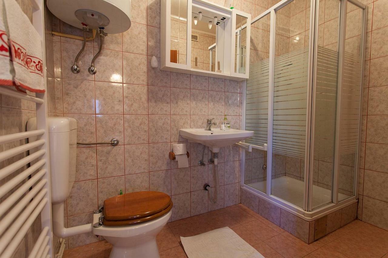 Apartments Topic & Krk Central Location Krk Town Exterior foto