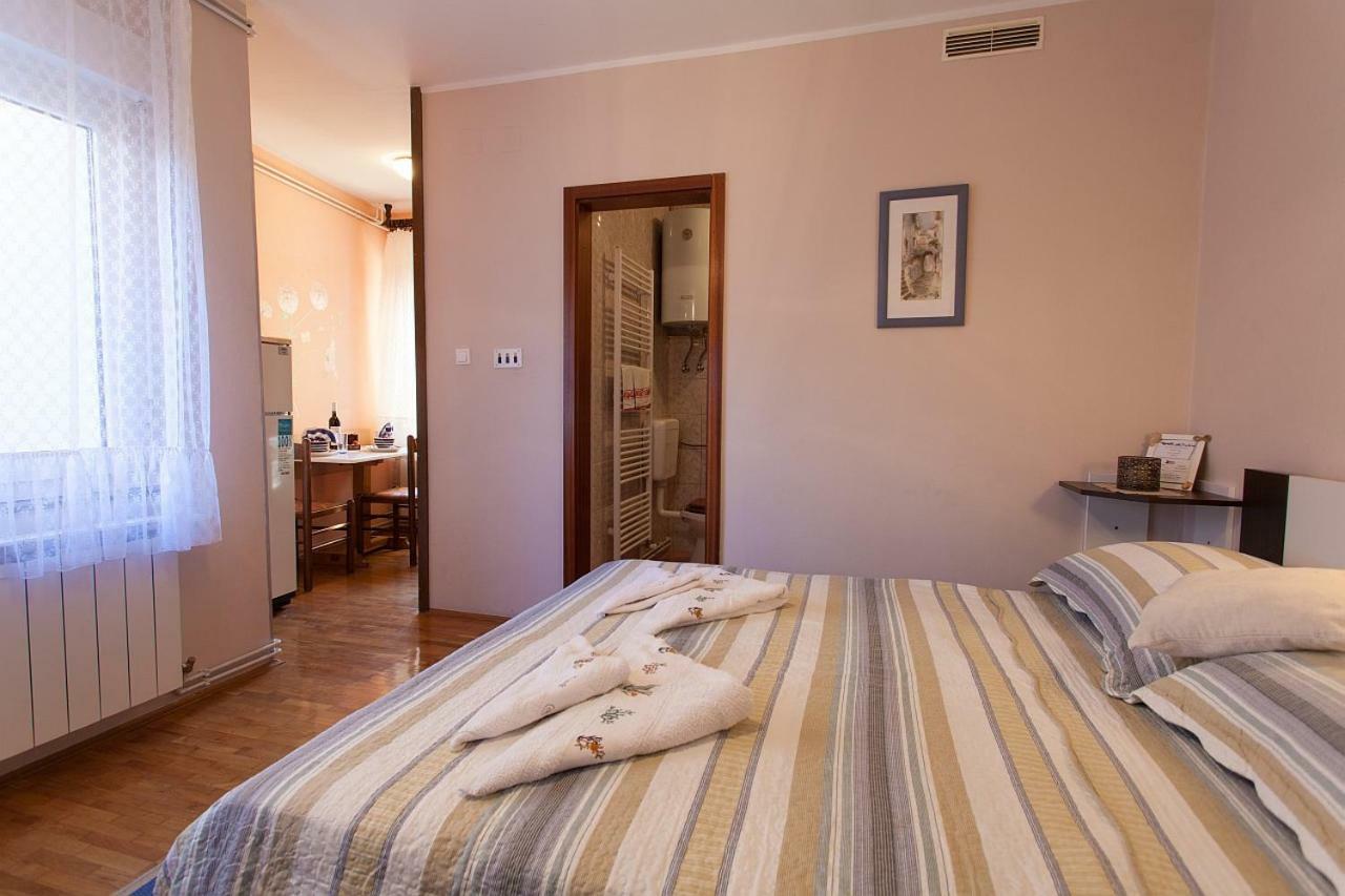 Apartments Topic & Krk Central Location Krk Town Exterior foto